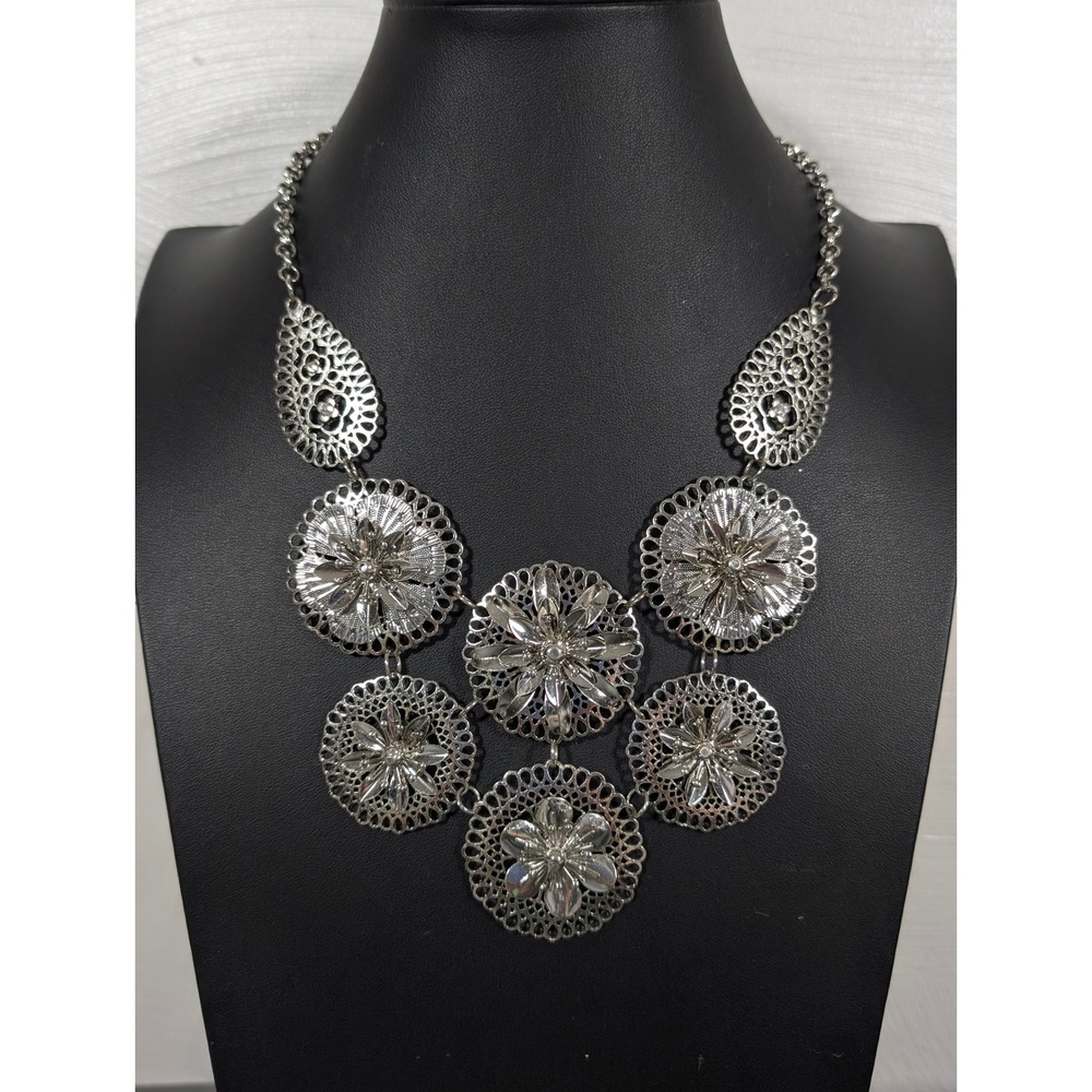 Charming Charlie Silver Tone Flower Statement Bib‎ Necklace Metal Floral 21"